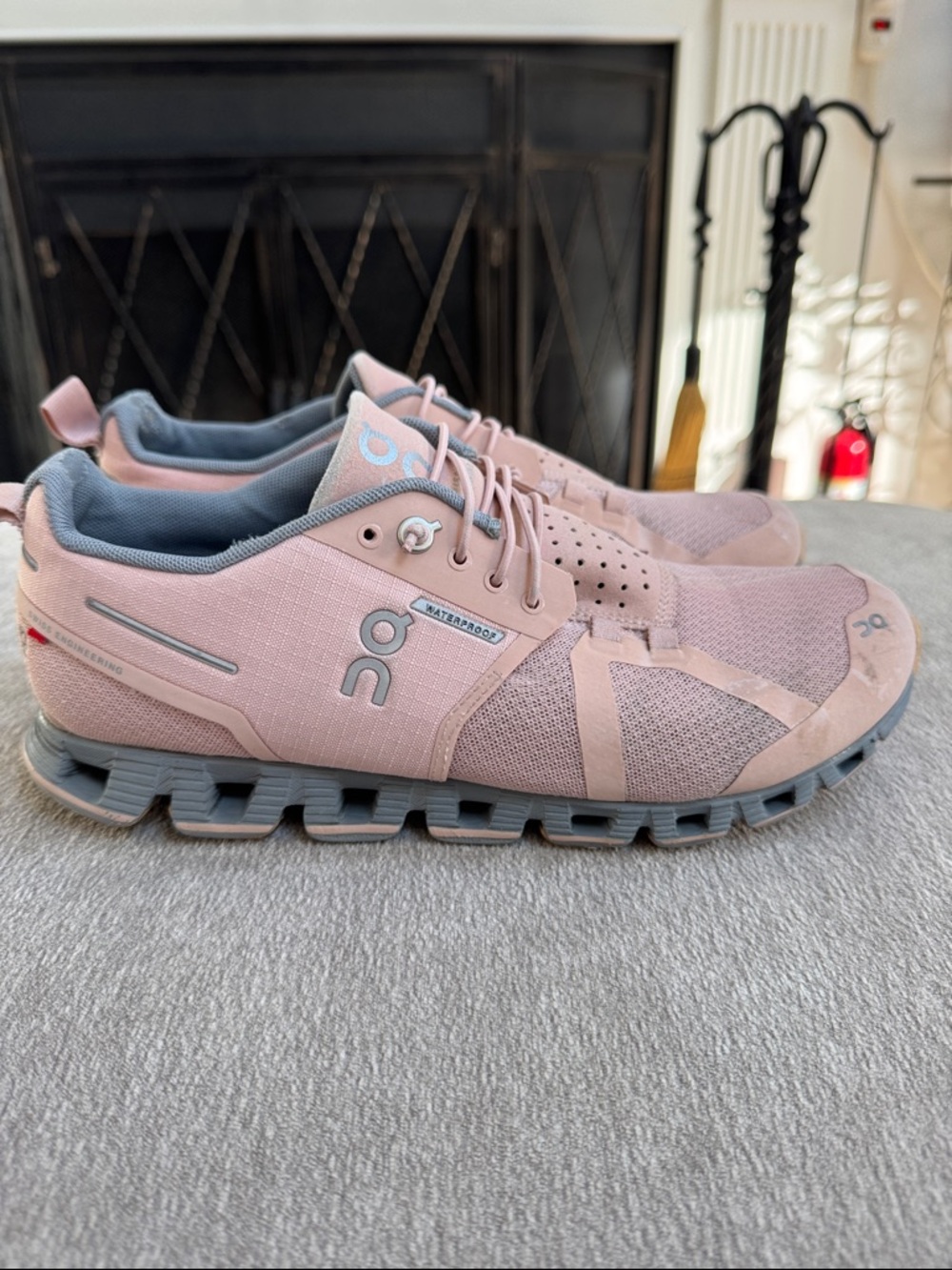 On-Running Womens Cloud Waterproof Rose/Lunar Running Shoe